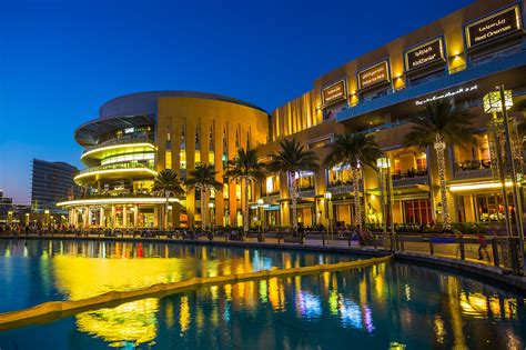 Dubai Mall .